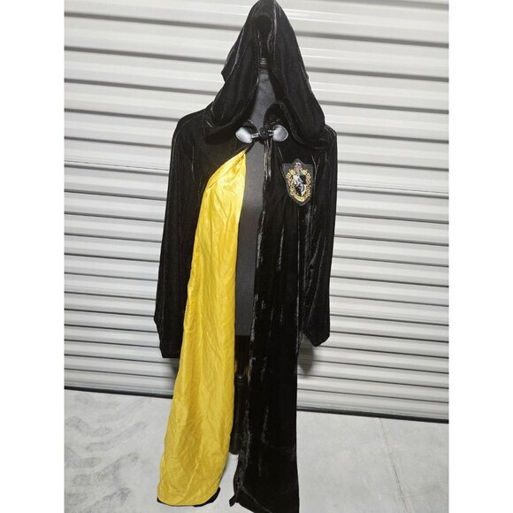 Universal Studios Wizarding World of Harry Potter XL Hufflepuff Robe Costume - Picture 4 of 10